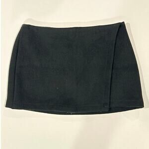 Abercrombie black wool skort